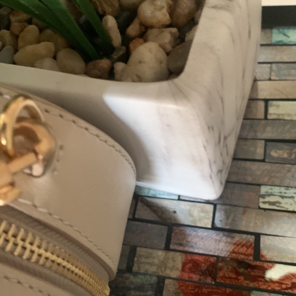 SEE BY CHLOE Shell Leather Crossbody Bag
SEE BY CHLOÉ - Picture 7 of 11